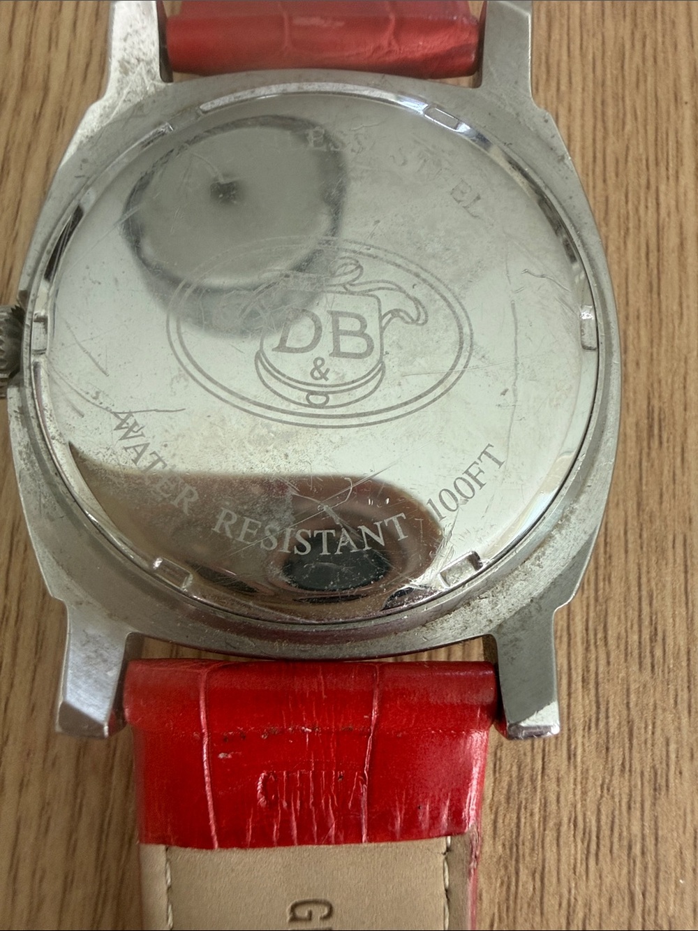 Dooney & Bourke Red Leather Strap Women's Watch see description - Picture 4 of 4